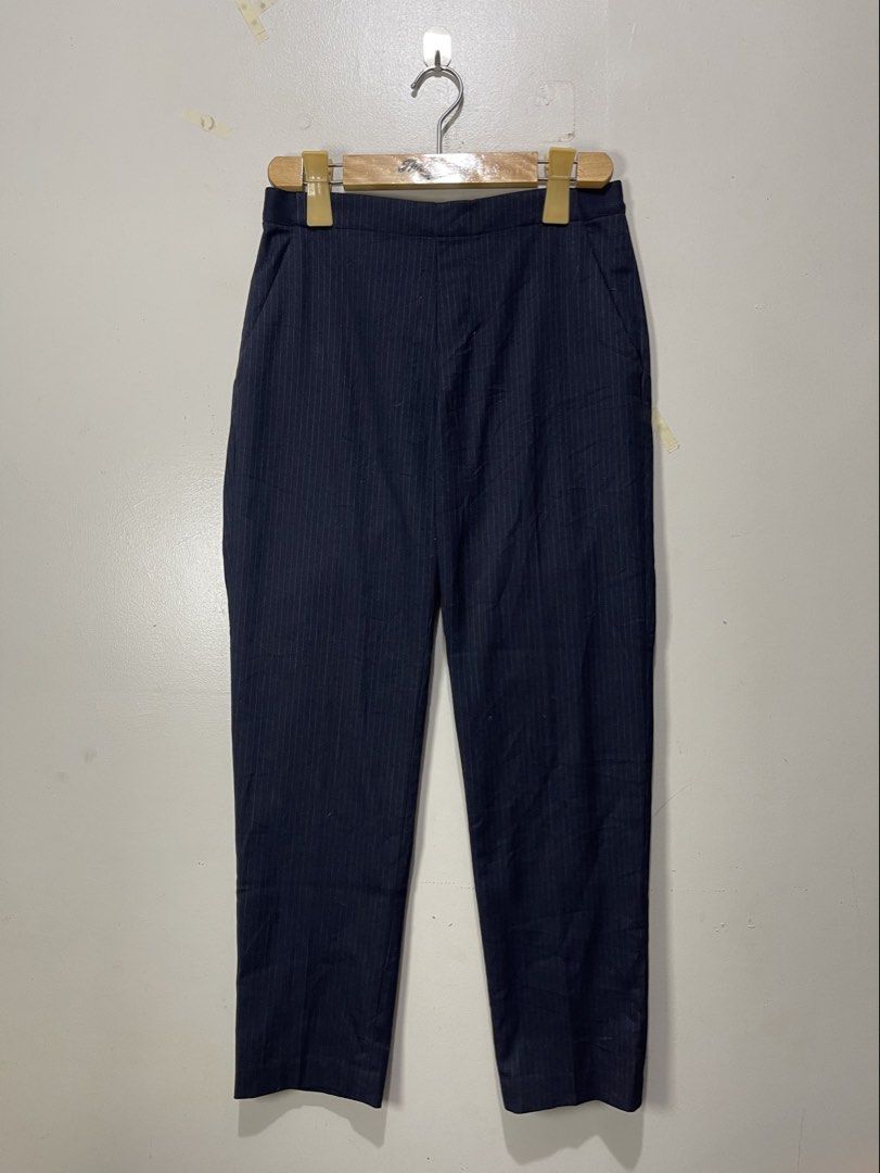 Uniqlo EZY Ankle Pants (Striped) (Category: Other Bottoms) located in Davao. Submitted by yannrussel00 (Listing ID 1460310679, Image 2). Description: Size Small on tag Waist 26-28 via tape measure Length 34” Condition 10/10 No issue ₱450 + SF 📍Davao City. Shipping via J&T Express.