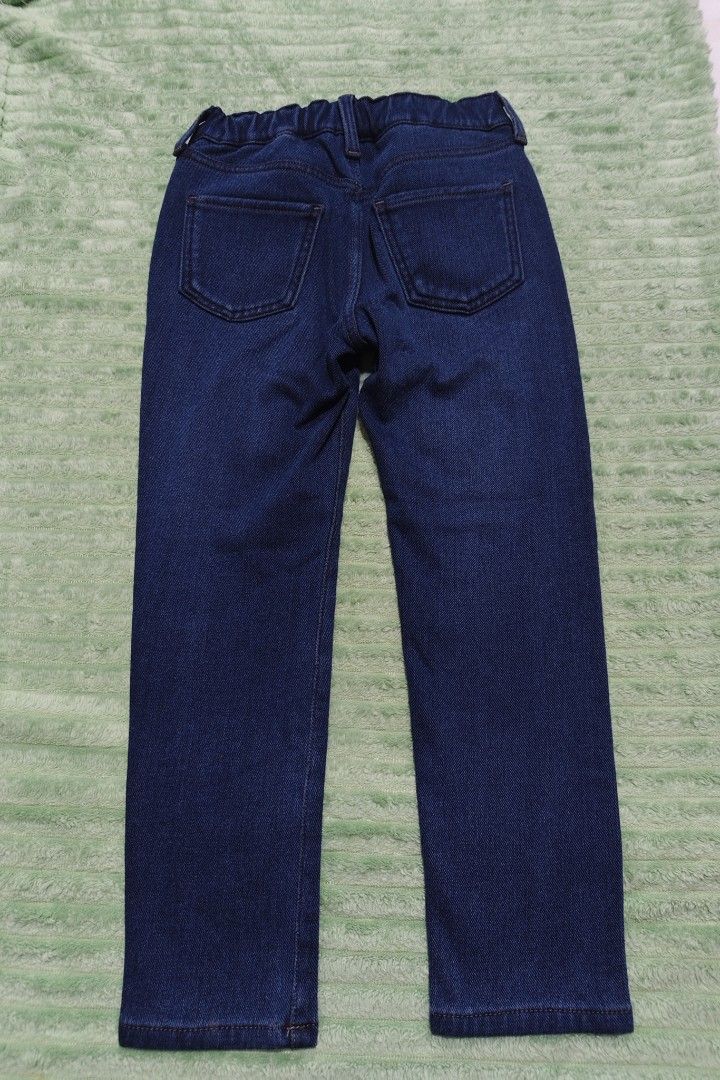Uniqlo kids (Category: Babies & Kids Fashion) located in Manila. Submitted by jinkeec (Listing ID 1460430908, Image 2). Description: Uniqlo HEATTECH 120 HEIGHT 115-125 CM WAIST 51-57CM.