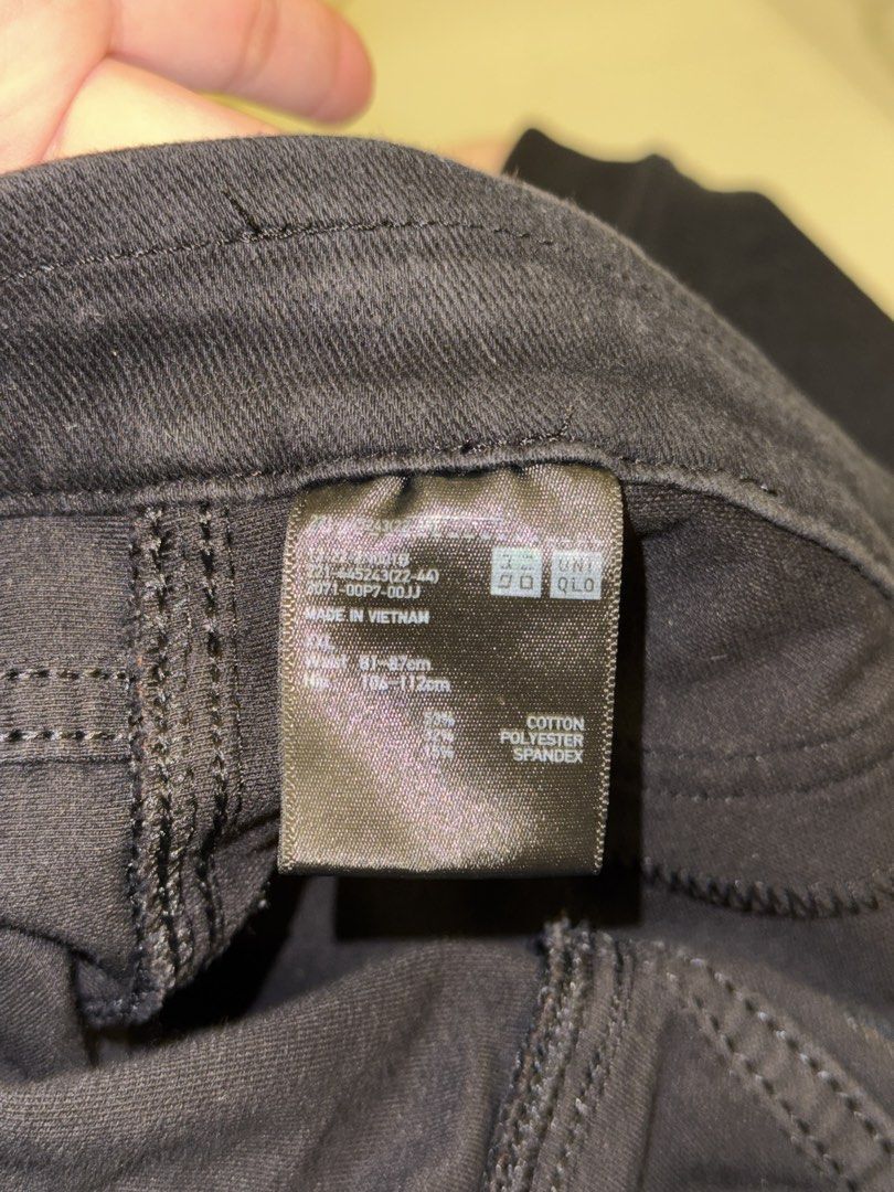 Uniqlo Legging Pants (Category: Other Bottoms) located in Marikina City. Submitted by ishascloset (Listing ID 1460506450, Image 2). Description: - Brand: Uniqlo - Item: Leggings Pants - Color: Black .