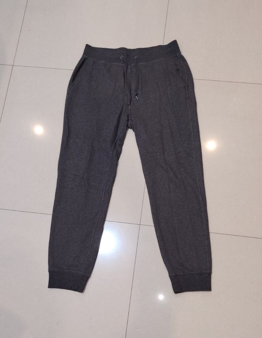 Uniqlo Men's Sweatpants (Category: Joggers) located in Bacolor. Submitted by thriftyperminute (Listing ID 1460480648, Image 2). Description: -This is a pre-loved or thrifted item so please manage your expectations. -Color may slightly differ due to lighting or with the settings of the device used to view the photos -"Mine" now, pay now policy -Payment through gcash -Sure buyers only, please -No cancellation of orders -No return, no exchange, no r
