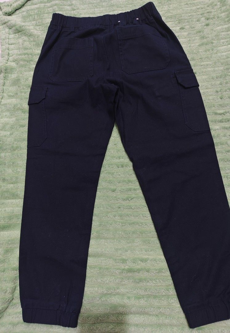 Uniqlo pants for kids (Category: Babies & Kids Fashion) located in Manila. Submitted by jinkeec (Listing ID 1460431901, Image 2). Description: Uniqlo kids 140 height 135-145 cm waist 56-62 cm.