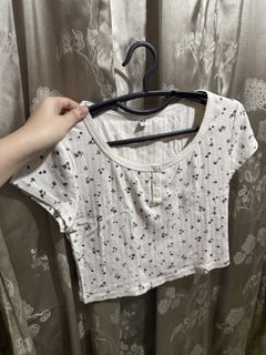 (Category: ) located in . Submitted by ilovegyu (Listing ID 1460309038, Image 1). Description: .