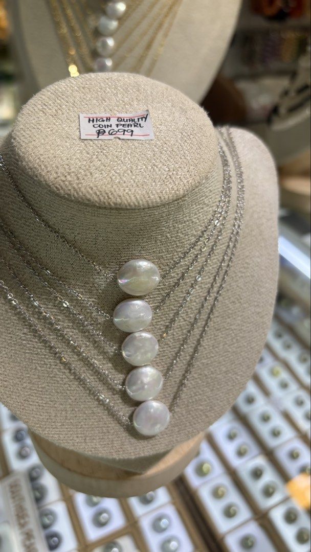 Unique Coin Pearl Necklace (Category: Necklaces) located in Manila. Submitted by brightcloud.2ff418 (Listing ID 1460486310, Image 1). Description: - Adjustable chain ensures a comfortable and personalized fit. - Versatile piece, perfect for elevating everyday outfits or adding a touch of sophistication to special occasions..