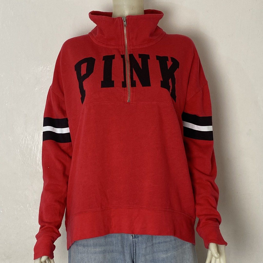 PINK ✨ | Red Quarter-Zip Pullover Sweatshirt (Category: Coats, Jackets and Outerwear) located in Bulacan. Submitted by orc.ph (Listing ID 1460443175, Image 3). Description: UNTAG ✨ | Red Quarter-Zip Pullover Sweatshirt Material Used: 100% Polyester -Red -Casual Wear -Streetwear -Quarter-Zip Enclosure -"PINK" Block Lettering Spellout -Ribbed Cuffs And Hem -High Neck Mock Collar -Dropped-Shoulder Silhouette ‎-Size: L -Width: 22 ‎-Length: 24 ‎ ‎Pris