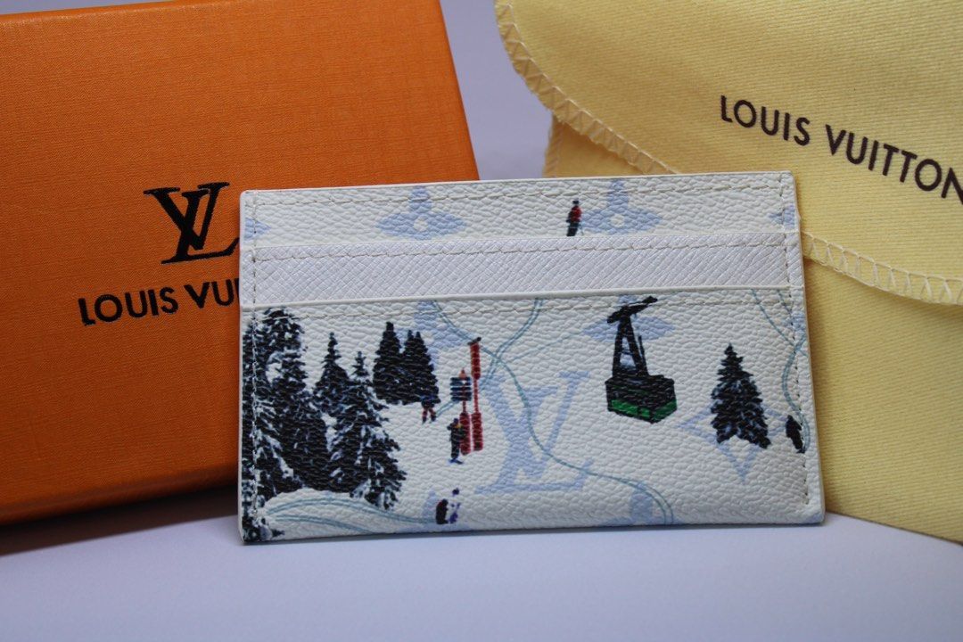 ŁV Double card holder Ski in white⛷️ (Category: Wallets & Card Holders) located in Caloocan City. Submitted by sbhgrv (Listing ID 1460350984, Image 1). Description: LV Double Card Holder Ski in white Actual photo is posted Ships Nationwide Dm to cop.
