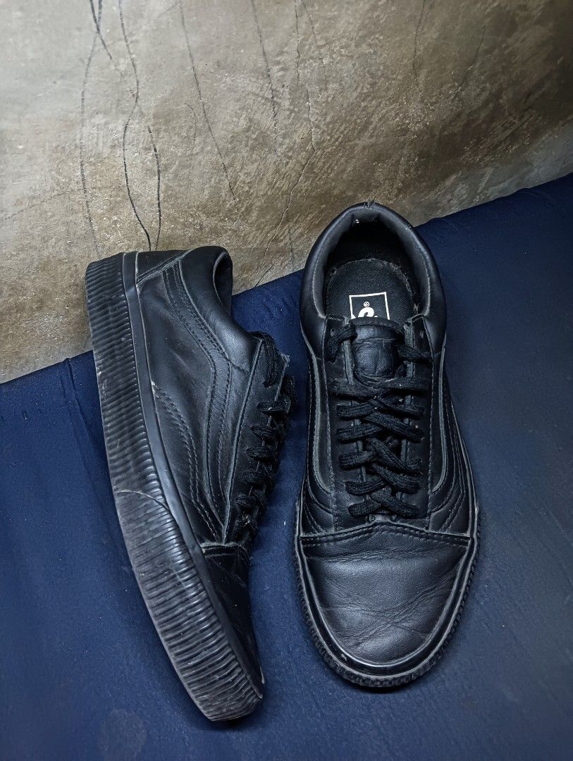VANS OLD SKOOL FULL LEATHER BLACK SNEAKERS (Category: Sneakers) located in Mati. Submitted by randomfindph.22 (Listing ID 1460318806, Image 3). Description: BIGAY SAKIN GALING ABROAD SOBRANG BAGONG BAGO PA NEED LANG WASH KASI SINUOT KO ONCE SIZE 39-40.