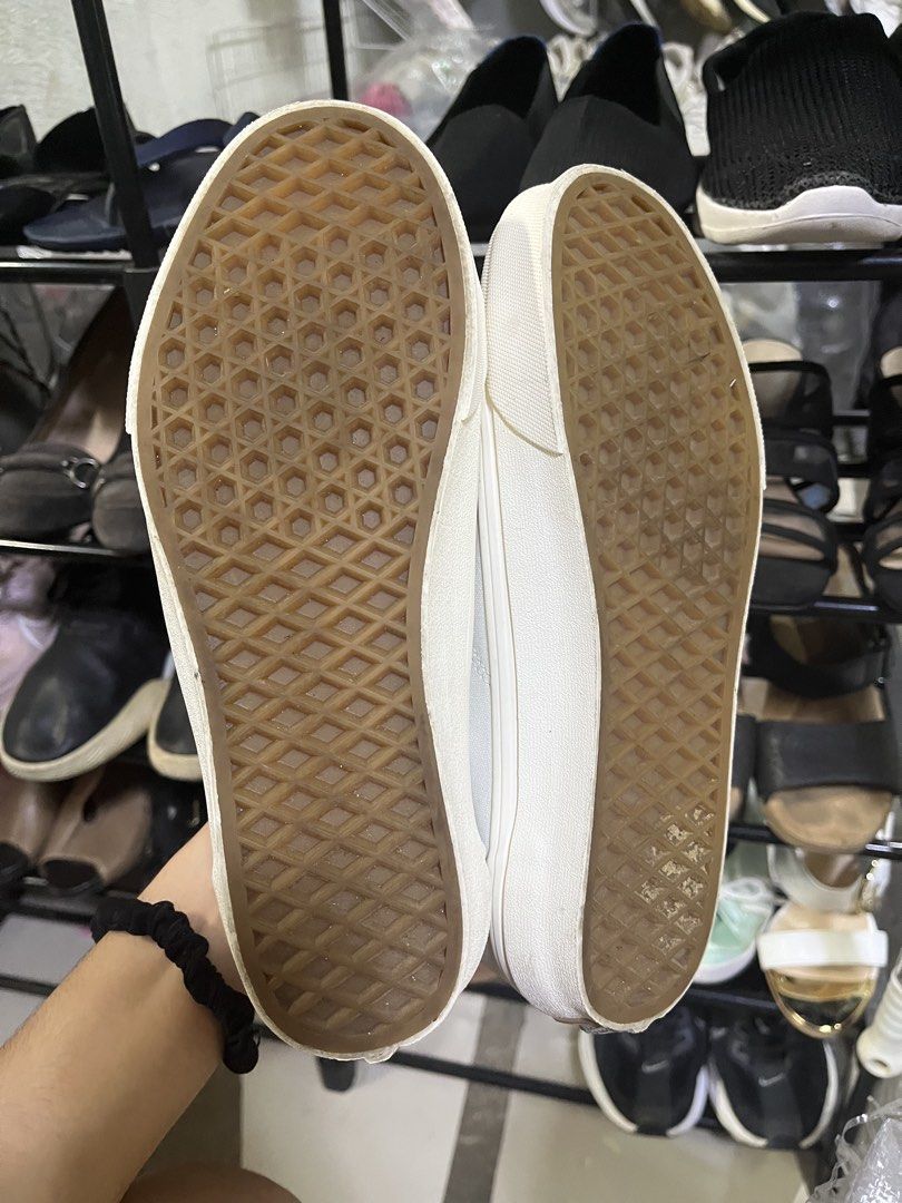 Vans sneakers 38.5 (Category: Sneakers) located in Cagayan de Oro. Submitted by leehanfinds (Listing ID 1460392843, Image 3). Description: .