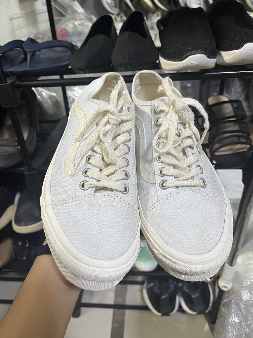Vans sneakers 38.5 (Category: Sneakers) located in Cagayan de Oro. Submitted by leehanfinds (Listing ID 1460392843, Image 2). Description: .