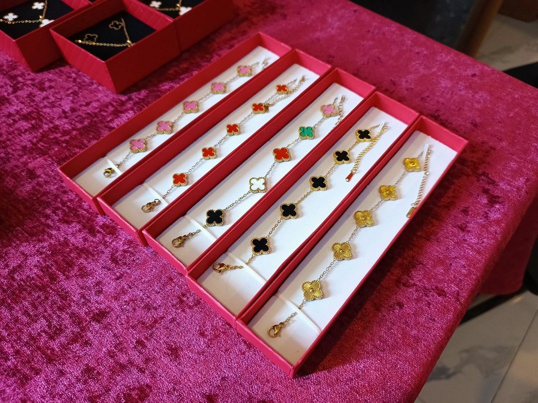 VCA Bracelet (Category: Bracelets) located in Malasiqui. Submitted by foundco_finds (Listing ID 1460494526, Image 1). Description: ✨ VCA Bracelet - 5PCS Assorted for ₱500. 🛍️ Inclusions - Free box (perfect for gift) 📌 open for RESELLER FAQS 📣 Non tarnish po ba? - Yes, with proper care. 📣 With box na ba? Yes, with box included. 📣 Open for selection? - For retail, yes. For reseller, first to pay can choose, the rest is sssorted only..