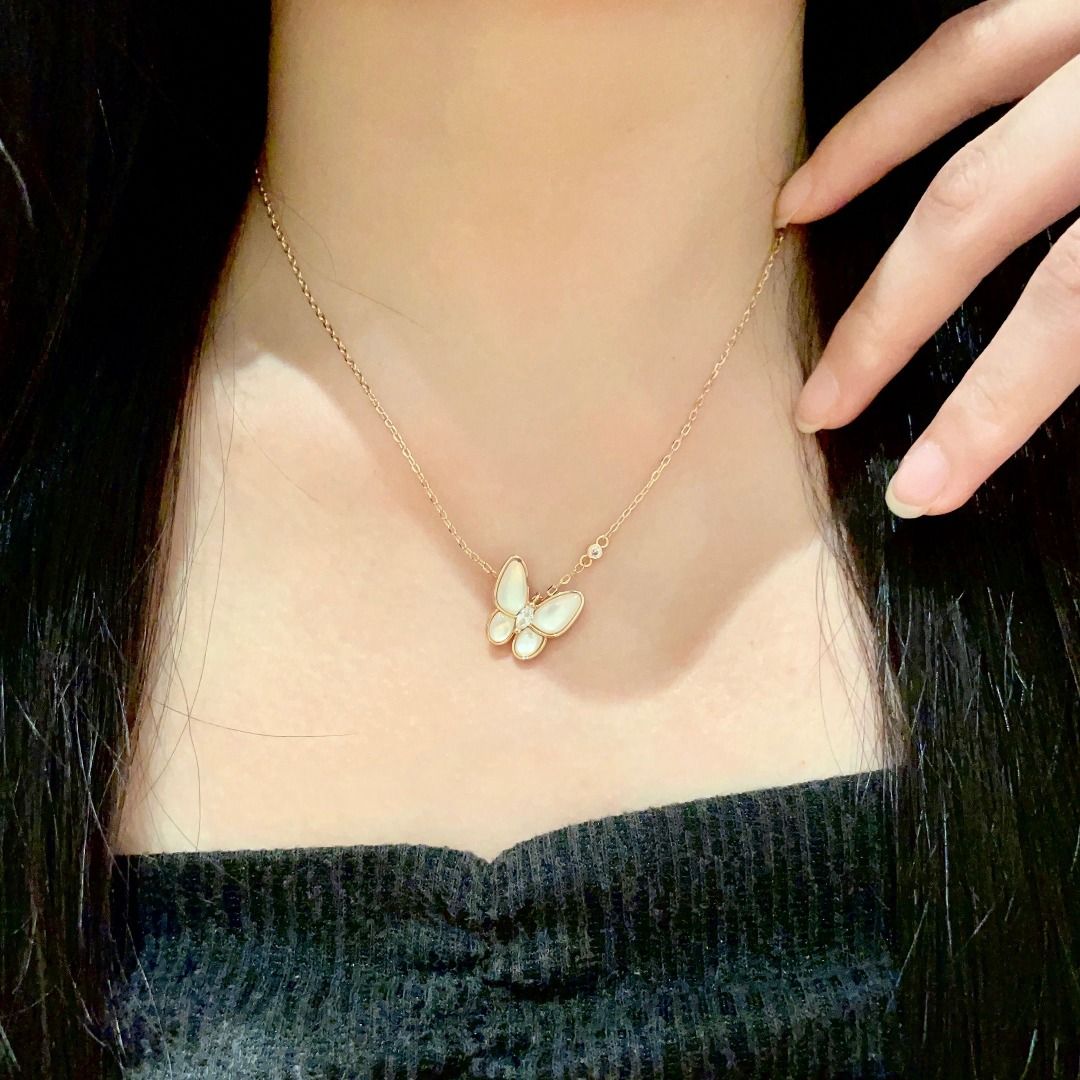 VCA Butterfly Alhambra Pendant (Category: Necklaces) located in Cebu City. Submitted by namenirdzz69567 (Listing ID 1460320755, Image 2). Description: .
