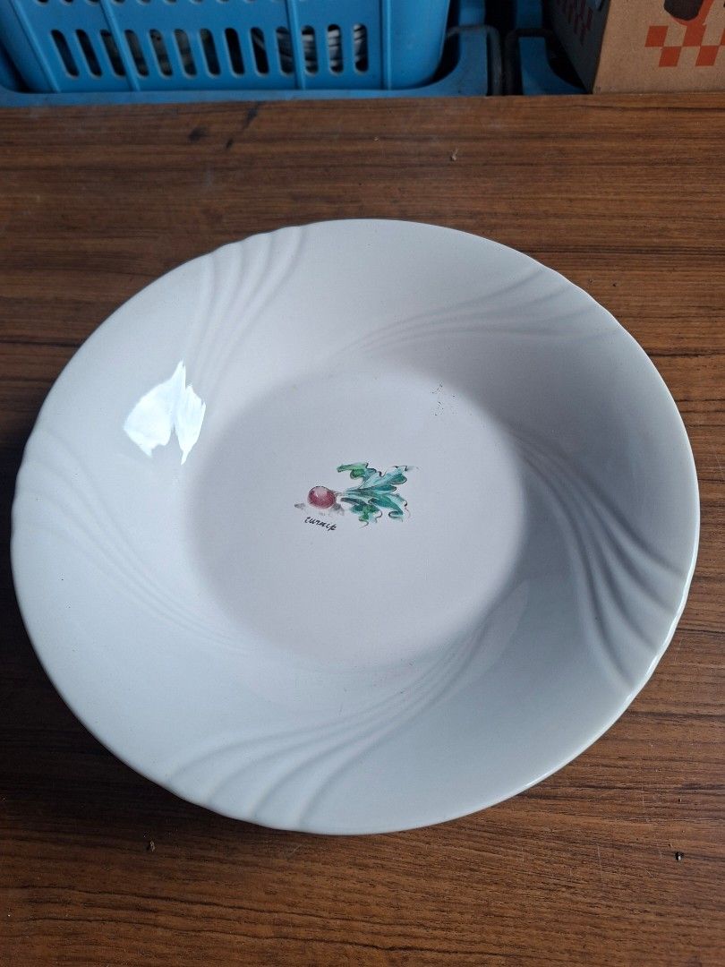 Vegetable Themed Semi Bowl Plate (Category: Dinnerware & Cutlery) located in Consolacion. Submitted by luxekerei (Listing ID 1460361492, Image 3). Description: - 22cm diameter.
