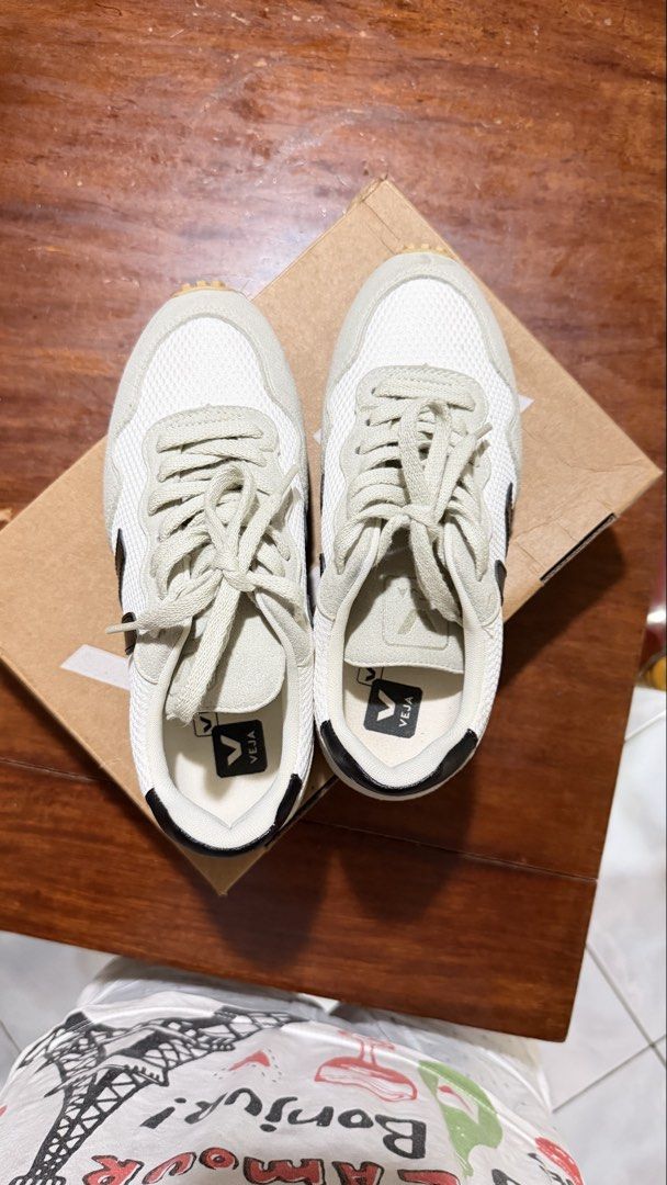 VEJA SDU REC ALVEOMESH (Category: Sneakers) located in Manila. Submitted by evrythnginbtwn (Listing ID 1460369631, Image 3). Description: EUR 7 23cm Used twice only .