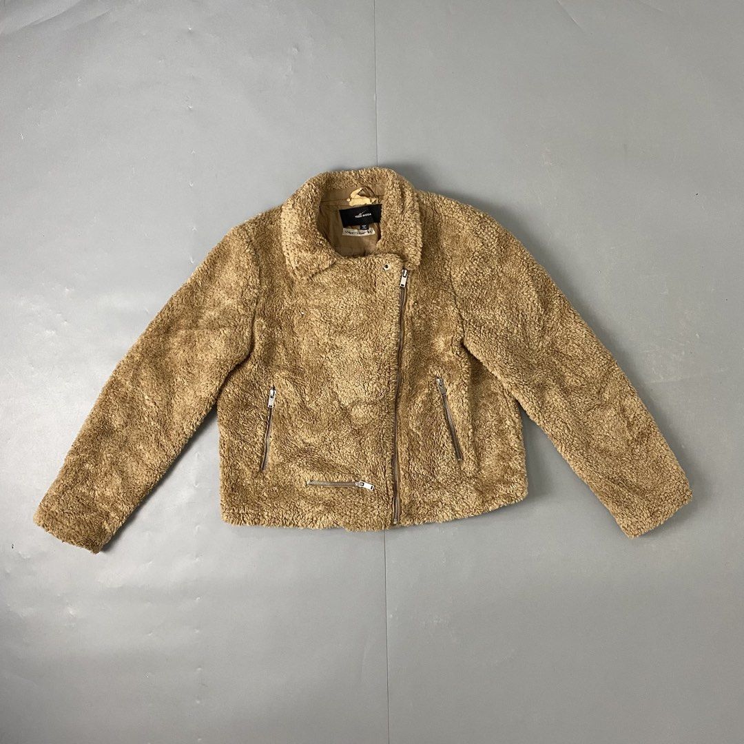 Vero Moda ✨ | Brown Plush Teddy Biker Jacket (Category: Coats, Jackets and Outerwear) located in Bulacan. Submitted by orc.ph (Listing ID 1460445270, Image 1). Description: Vero Moda ✨ | Brown Plush Teddy Biker Jacket Material Used: 100% Polyester -Brown -Weather-Resistant -Outdoor -Streetwear -Full-Zip -Faux-Shearing Fleece -Two Angled Front Utility Pockets -Structured Notched Lapels -Cropped Waistline Cut ‎-Size: M -Width: 20 ‎-Length: 22 ‎ ‎US