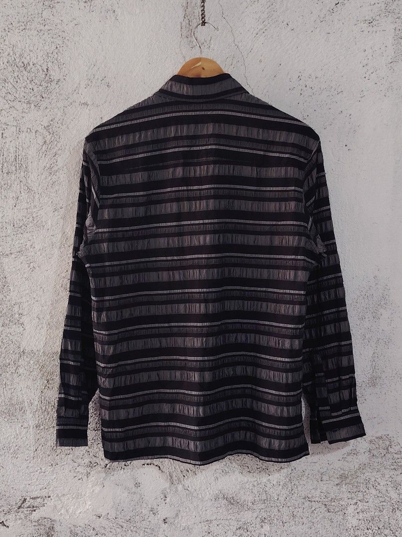 Versace longsleeves (Category: Luxury Apparel) located in Taguig. Submitted by castofffinds (Listing ID 1460355108, Image 2). Description: Excellent condition 20x27 inches.