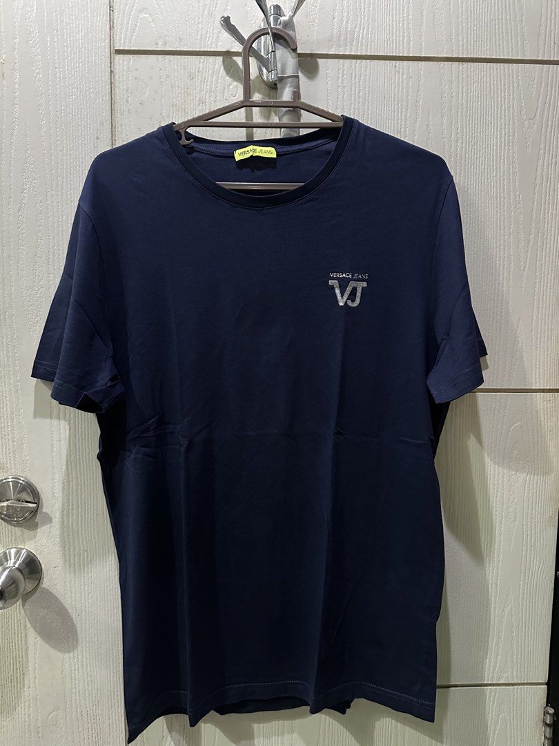 Versace shirt (Category: Tshirts & Polo Shirts ) located in Quezon City. Submitted by yy.yustore (Listing ID 1460482114, Image 1). Description: .