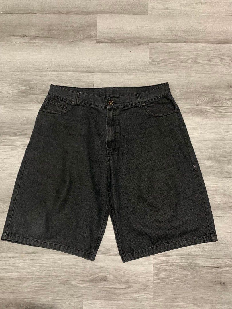 Vintage 2000’s ROCAWEAR Long Jorts (Category: Shorts) located in Dasmarinas. Submitted by adriannz (Listing ID 1460439298, Image 2). Description: Vintage 2000’s ROCAWEAR Long Jorts 40waist 27length 17thighs 14.5leg opening Excellent Condition Missing button back part/scratch 10/10 color rate Claim:1200 Note:Please Manage your expectations Since all items are thrifted and used..