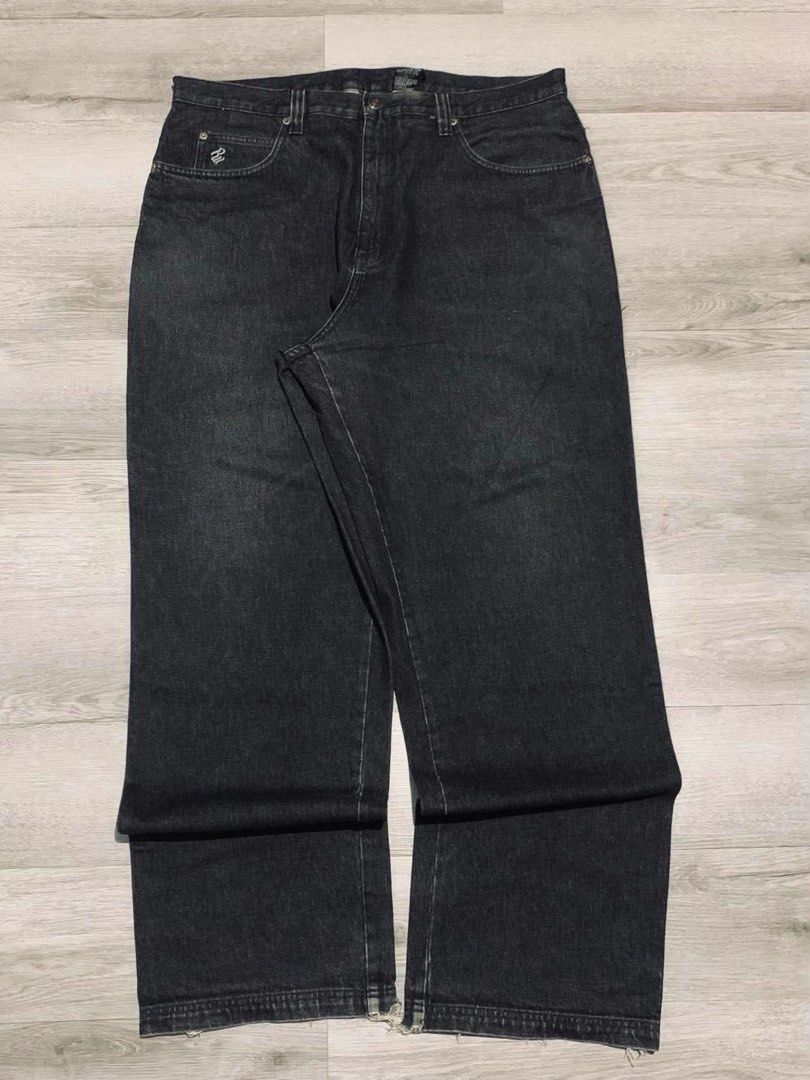 Vintage 2000’s ROCAWEAR RAW DENIM (Category: Jeans) located in Dasmarinas. Submitted by adriannz (Listing ID 1460345946, Image 3). Description: Vintage 2000’s ROCAWEAR RAW DENIM 40 Waist 47Length 17 thighs 10 leg opening Excellent Condition heel drags 10/10 color rate CLAIM:2499 Note:Please Manage your expectations Since all items are thrifted and used..