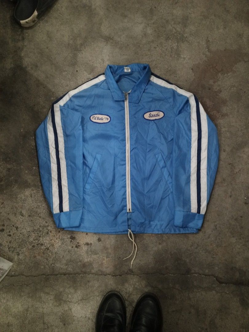TRUE VINTAGE 70s FEAR PIT CREW WINDBREAKER JACKET (Category: Coats, Jackets and Outerwear) located in Zamboanga. Submitted by vintagehistory (Listing ID 1460445672, Image 1). Description: W-22.5 L-27 70s PIT CREW WINDBREAKER IT WAS USE FROM THE FAMOUS 70s RACE FIGURE EIGHT AUTO RACERS.