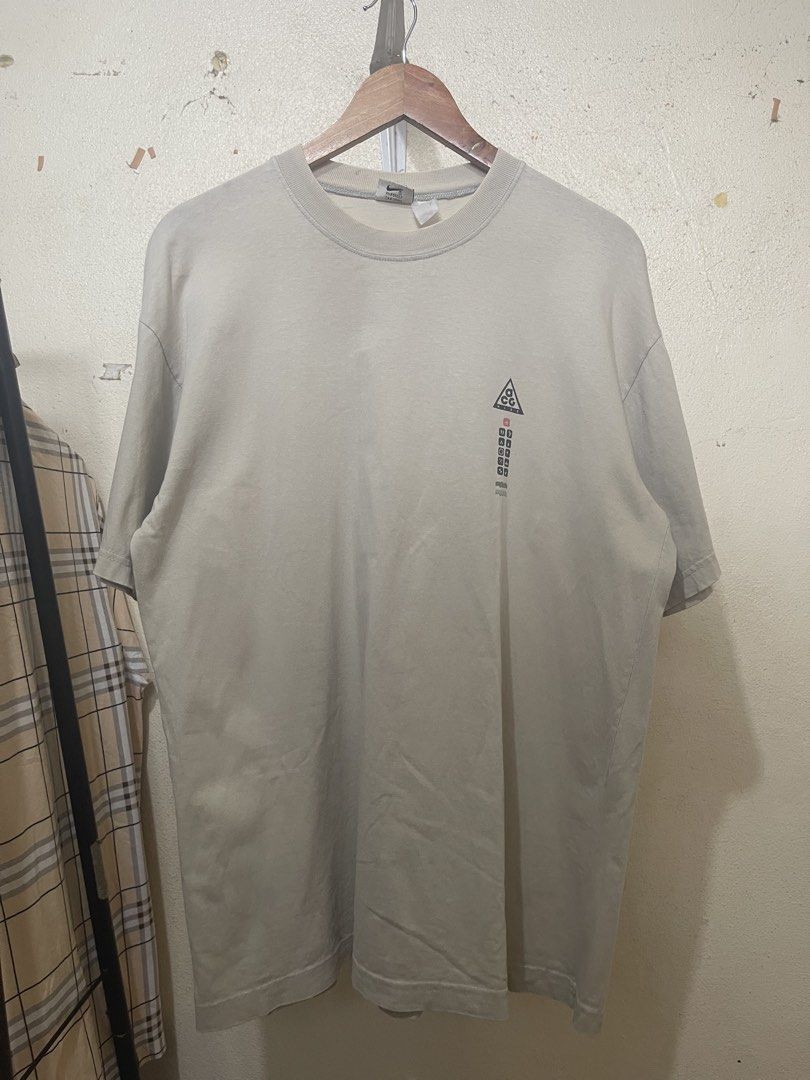 Vintage 90’s Nike X Acg Tee (Category: Activewear) located in Tuguegarao City. Submitted by elyks11 (Listing ID 1460328913, Image 1). Description: VINTAGE 90’s ACG NIKE TEE SOLID MINIMAL STAIN NEED WASH SOLID NETO.