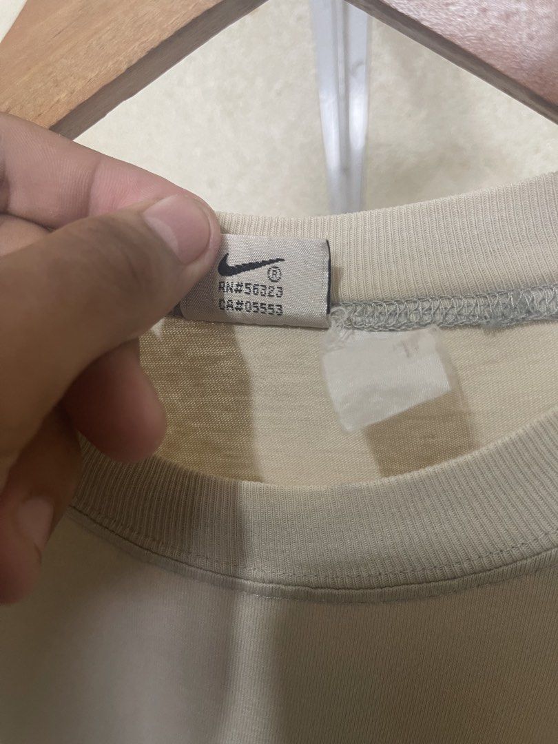 Vintage 90’s Nike X Acg Tee (Category: Activewear) located in Tuguegarao City. Submitted by elyks11 (Listing ID 1460328913, Image 3). Description: VINTAGE 90’s ACG NIKE TEE SOLID MINIMAL STAIN NEED WASH SOLID NETO.