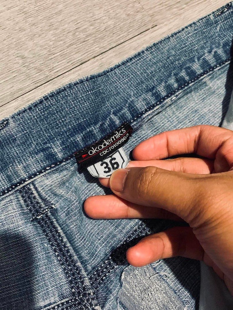 Vintage Akademiks Carpenter Jorts (Category: Shorts) located in Dasmarinas. Submitted by adriannz (Listing ID 1460348608, Image 3). Description: Vintage AKademiks Carpenter jorts 36waist 26.5 length 15 thighs a13 leg opening Excellent Condition Stain/fixed Scratch 10/10 color rate Claim:800 Note:Please Manage your expectations Since all items are thrifted and used..