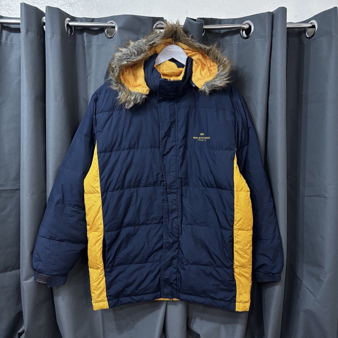Vintage balenciaga puffer (Category: Coats, Jackets and Outerwear) located in Cavite. Submitted by real_g (Listing ID 1460391886, Image 1). Description: ▪️WTS -VintageCiagaPuffer •Size 3 •Length 30” •Pit to pit 24” •Reversible •Detachable Hood •Good condition DM❕❕❕.