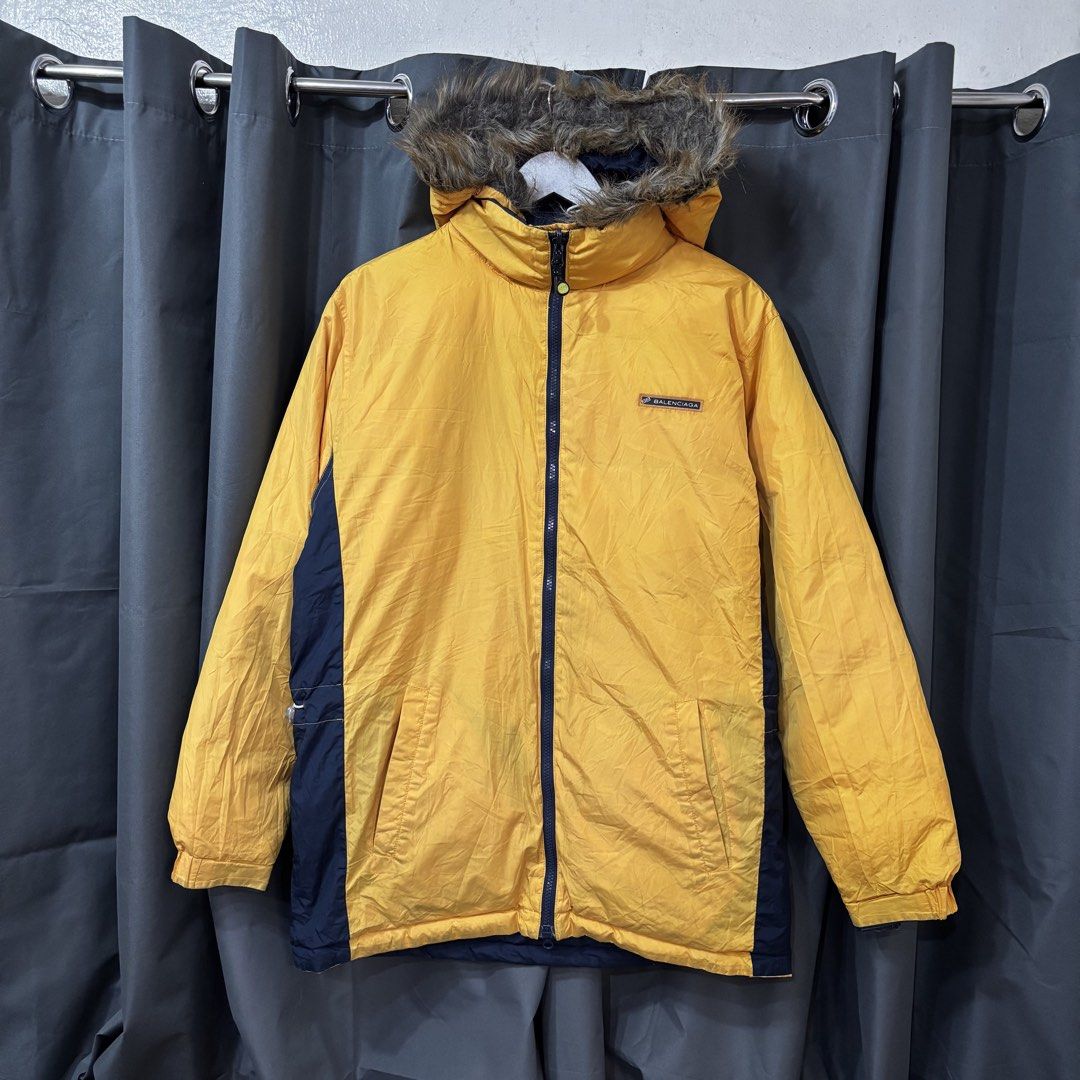 Vintage balenciaga puffer (Category: Coats, Jackets and Outerwear) located in Cavite. Submitted by real_g (Listing ID 1460391886, Image 2). Description: ▪️WTS -VintageCiagaPuffer •Size 3 •Length 30” •Pit to pit 24” •Reversible •Detachable Hood •Good condition DM❕❕❕.