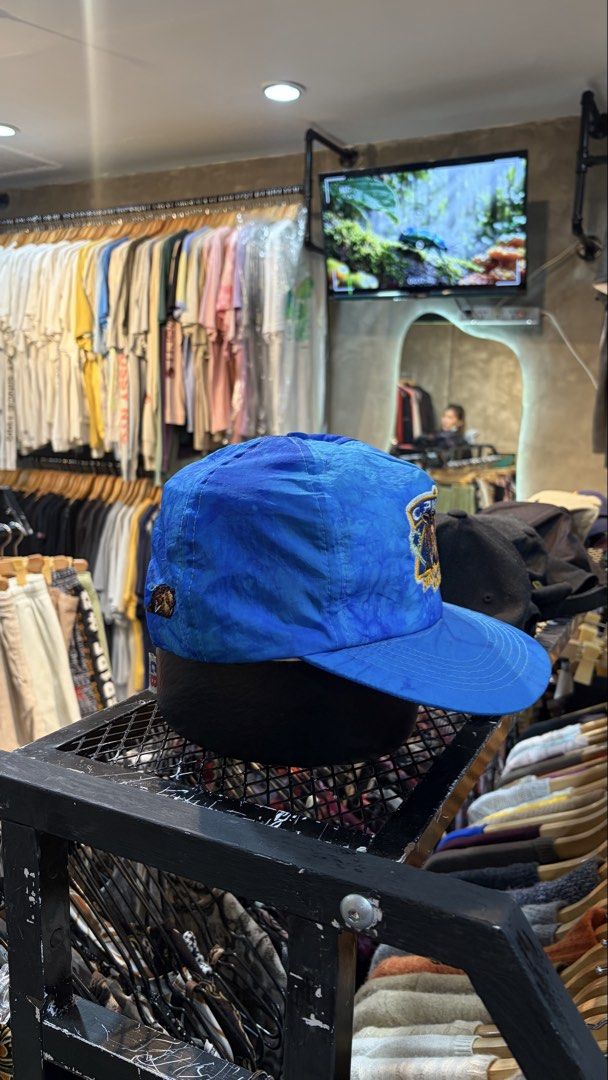 Vintage Camel Hat Cap (Category: Caps & Hats) located in Manila. Submitted by _revault (Listing ID 1460443423, Image 2). Description: .