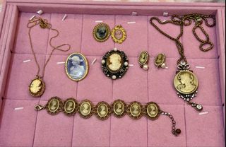 (Category: ) located in . Submitted by fashionshop248 (Listing ID 1460320250, Image 1). Description: .
