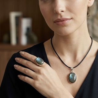 (Category: ) located in . Submitted by amidalajewelryandartifacts (Listing ID 1460445481, Image 1). Description: .
