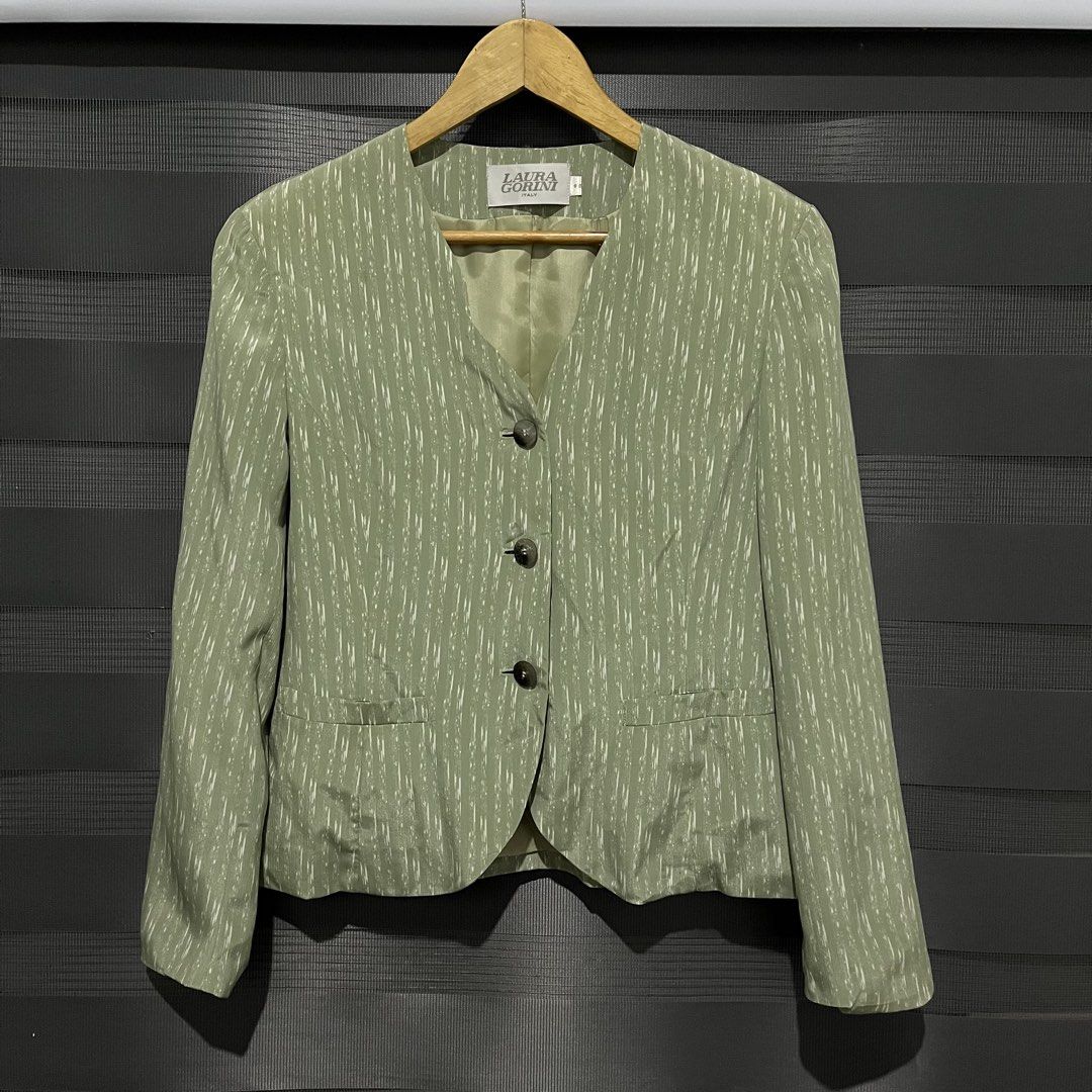 Vintage Laura Gorini Blazer (Medium) (Category: Coats, Jackets and Outerwear) located in Baao. Submitted by lythrift2005935 (Listing ID 1460312515, Image 1). Description: Vintage Laura Gorini Blazer green patterned collarless button-front blazer Made in Italy M 18.5 Width x 22.5 Length Excellent - No issue - 10/10 Color rate Mine ₱1500 + sf.
