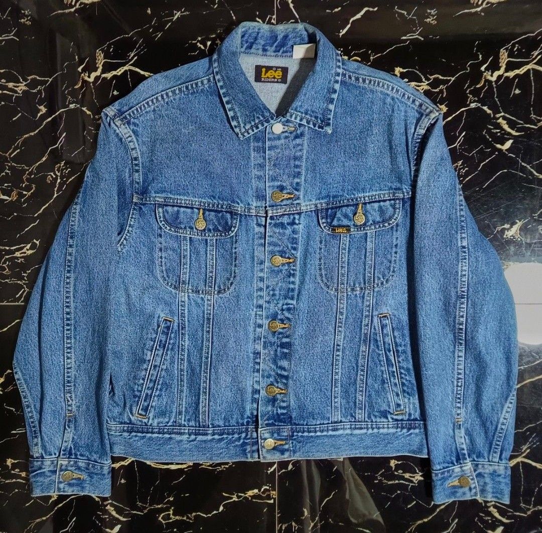 Vintage Lee Riders Blue Denim Trucker Jacket (Category: Coats, Jackets and Outerwear) located in Las Pinas. Submitted by carls_jiaren09 (Listing ID 1452837832, Image 1). Description: 🏷️ Vintage Lee Riders Blue Denim Trucker Jacket (Fave😍) Sobrang solid nito promise🔥 Genuine vintage piece! 📌 ERA / DATE REFERENCE: Late 1970s to Early 1980s (Circa 1978–1984) Features the classic black ® MR Lee RIDERS ® neck label. Complete with original YKK stam