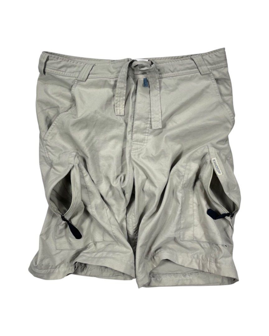 Vintage Nike Acg Cargo Shorts (Category: Shorts) located in Bacolod City. Submitted by piquedup.ph_v2 (Listing ID 1460473911, Image 3). Description: Vintage Nike Acg Cargo Shorts -Authentic Measurements: Waist: 36” Length: 23” Leg Opening: 12” Condition: Excellent Color rate: 9.5/10 (Color may vary to lighting) Flaws: Missing Leg part.