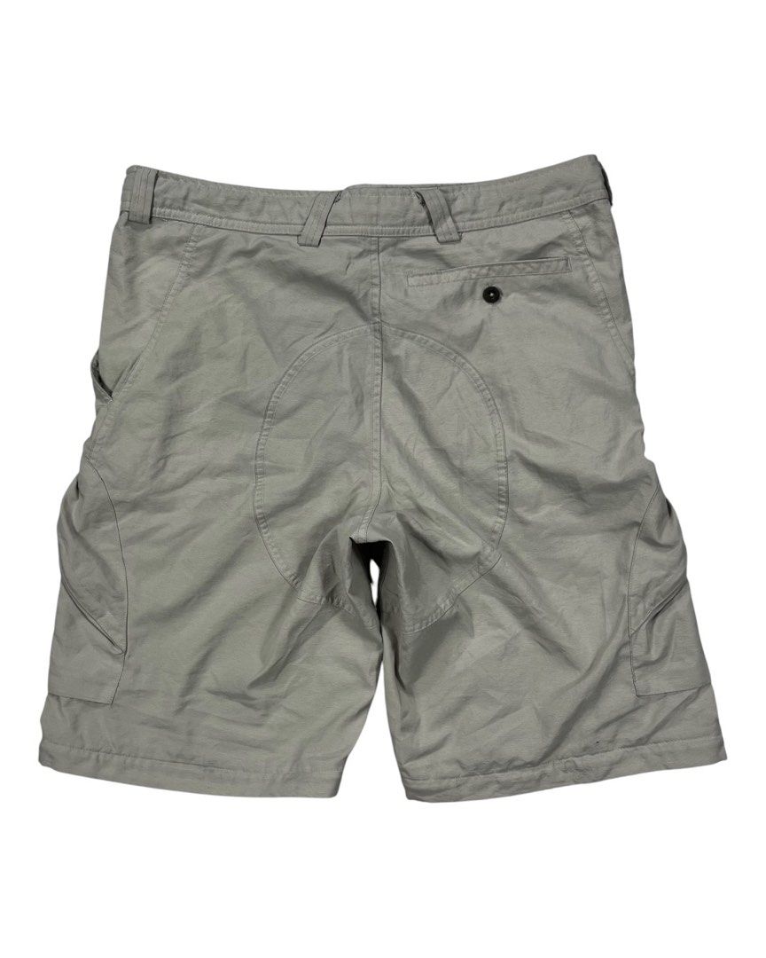 Vintage Nike Acg Cargo Shorts (Category: Shorts) located in Bacolod City. Submitted by piquedup.ph_v2 (Listing ID 1460473911, Image 2). Description: Vintage Nike Acg Cargo Shorts -Authentic Measurements: Waist: 36” Length: 23” Leg Opening: 12” Condition: Excellent Color rate: 9.5/10 (Color may vary to lighting) Flaws: Missing Leg part.