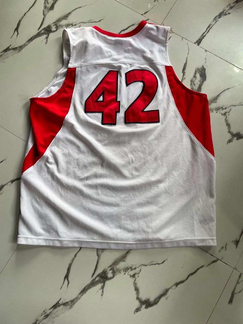 VINTAGE NIKE JERSEY (Category: Tshirts & Polo Shirts ) located in Pili. Submitted by jolobullac53657 (Listing ID 1460343194, Image 2). Description: WTS, VINTAGE NIKE LIBERTY JERSEY XL ON TAG.