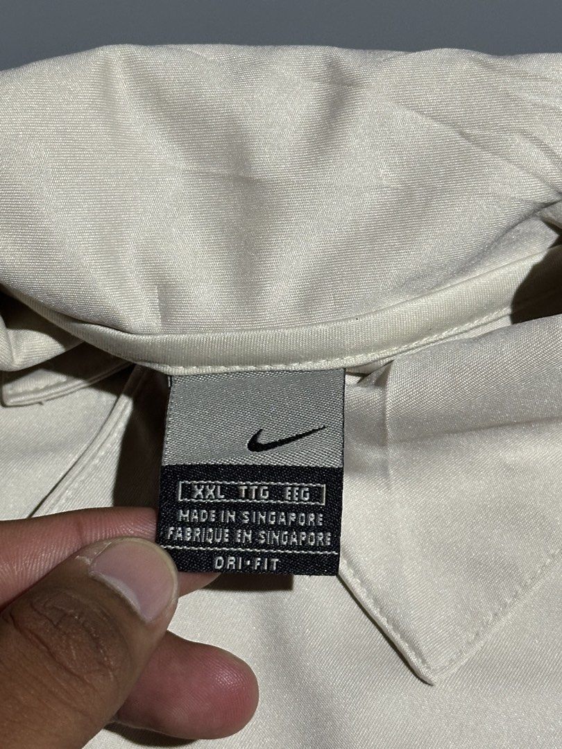 VINTAGE NIKE POLO (Category: Activewear) located in Makati City. Submitted by js.street.finds (Listing ID 1460432926, Image 3). Description: DIMES 23.5/30.