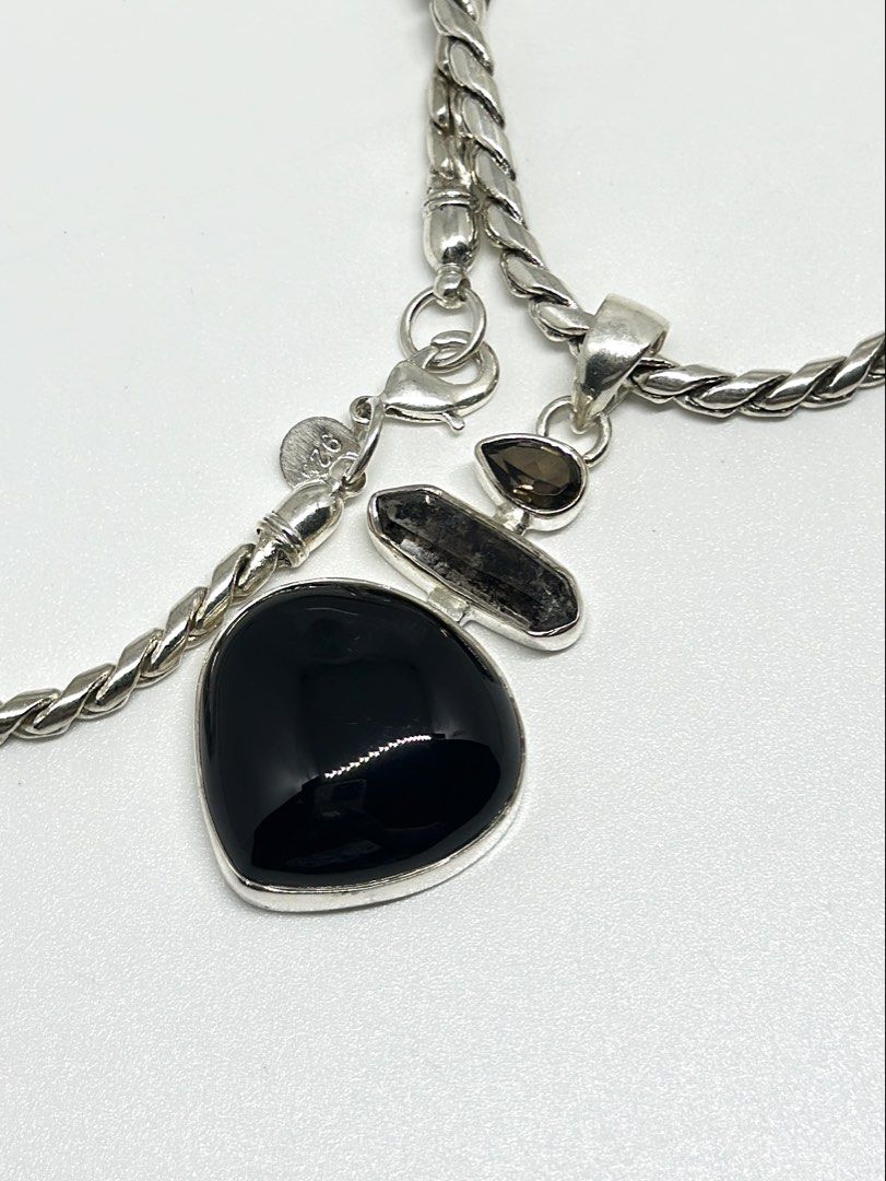 VINTAGE SOLID SILVER 925 MULTI-STONE STATION PENDANT & NECKLACE SET (Category: Necklaces) located in Mexico. Submitted by amidalajewelryandartifacts (Listing ID 1460445083, Image 2). Description: ITEM: VINTAGE SOLID SILVER 925 MULTI-STONE STATION PENDANT & NECKLACE SET Material: Solid Silver 925 (Hallmarked / Stamped 925) Total Weight: 44.8 grams Necklace Length: 20 inches Necklace Thickness: 2 mm Pendant Size: 2 inches (Length) Main Gemstones: B