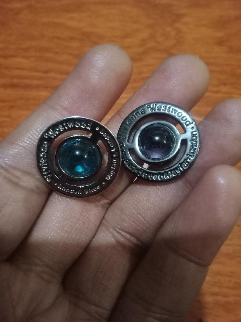 Vivienne Westwood Orb (Category: Luxury Accessories) located in Imus. Submitted by desturoy.6 (Listing ID 1460505134, Image 2). Description: THRIFTED NEGOTIABLE.