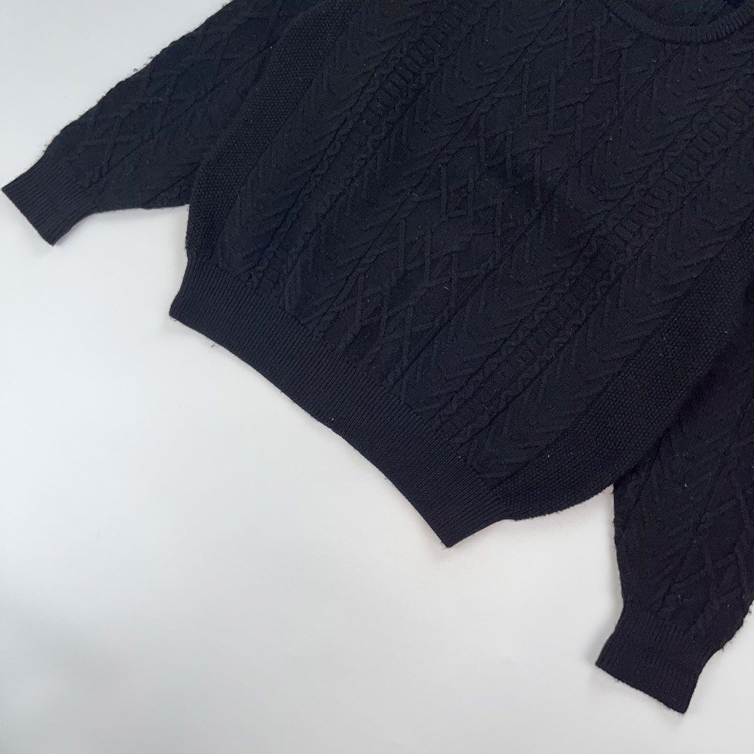 VNTAGE CD CABLE KNITTED LS✨ (Category: Coats, Jackets and Outerwear) located in Iloilo. Submitted by anonymous_ph (Listing ID 1460353782, Image 3). Description: VNTAGE CD CABLE KNITTED LS✨ SIZE-LARGE -WIDTH 23.5 -LENGTH 25 -SLEEVE LENGTH FRM ARMPIT 21 CR:9.5/10 NO MAJOR FLAW (AUTHENTIC) DM IF INTERESTED 📩 .
