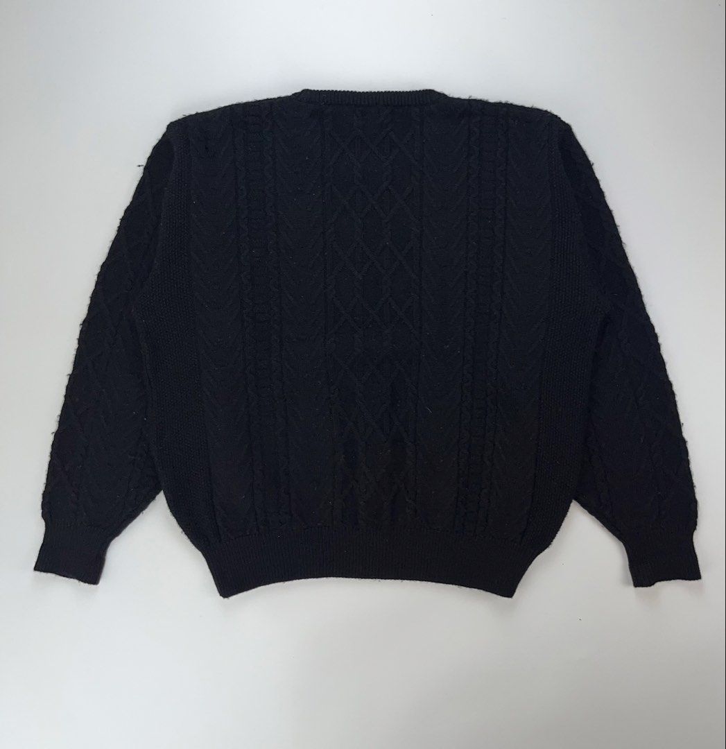 VNTAGE CD CABLE KNITTED LS✨ (Category: Coats, Jackets and Outerwear) located in Iloilo. Submitted by anonymous_ph (Listing ID 1460353782, Image 2). Description: VNTAGE CD CABLE KNITTED LS✨ SIZE-LARGE -WIDTH 23.5 -LENGTH 25 -SLEEVE LENGTH FRM ARMPIT 21 CR:9.5/10 NO MAJOR FLAW (AUTHENTIC) DM IF INTERESTED 📩 .