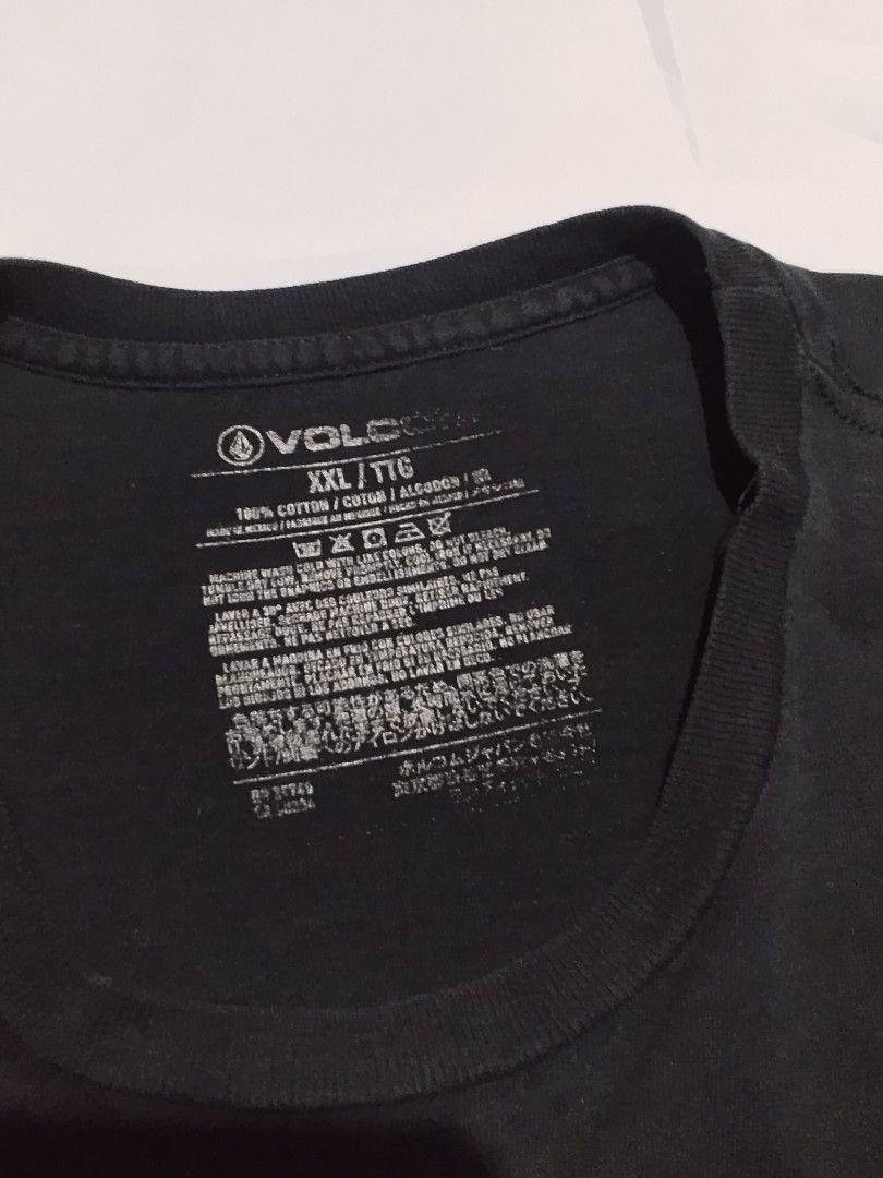 VOLCOM TSHIRT XXL (Category: Tshirts & Polo Shirts ) located in Batangas. Submitted by streetheadph (Listing ID 1460371381, Image 3). Description: VOLCOM TSHIRT SIZE ON TAG : XXL DIMES: W 26 / L 32 CONDITION: EXCELLENT CONDITION COLOR: BLACK COLORRATE: 9.3 / 10 ISSUE: NEED WASH UNG NASA LOWER BACK PART ( see picture ) PRICE: 450+ SHIPPING FEE NEED WASH THIS ITEM IS UKAY PLEASE MANAGE YOUR EXPECTATION ALWAYS READ THE DETAILS.