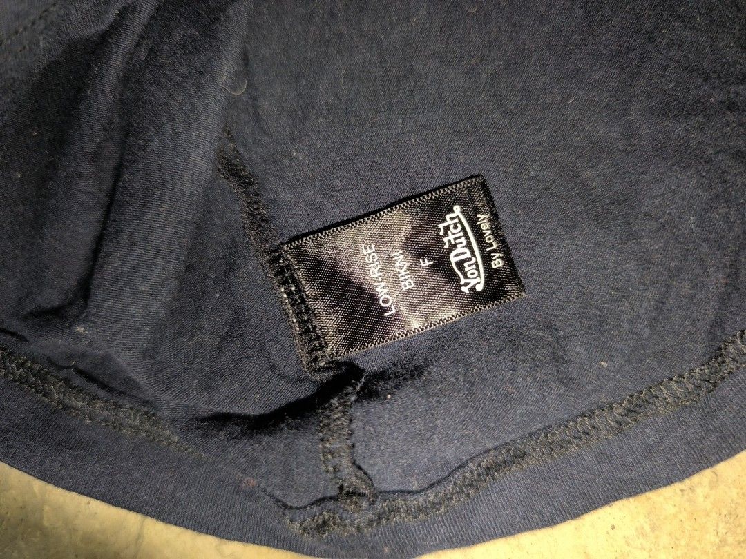 Von dutch sando (Category: Activewear) located in Davao. Submitted by gabriieeel (Listing ID 1460424558, Image 2). Description: von dutch sando featuring silver con dutch logo good as new no scratch or hole do vc on blue app for safe transaction.