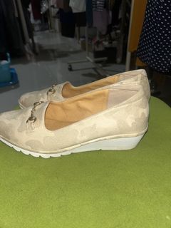 (Category: ) located in . Submitted by cecitrifthshop (Listing ID 1460316878, Image 1). Description: .