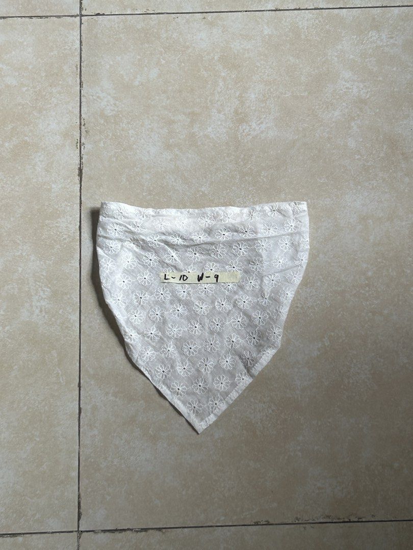 White Bandana Scarf Classic (Category: Hair Accessories) located in Cainta. Submitted by pascheey2018 (Listing ID 1460320682, Image 1). Description: .
