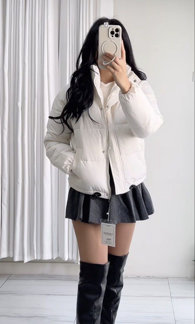 White Cropped Puffer Jacket (Category: Coats, Jackets and Outerwear) located in Cainta. Submitted by coatclosetph (Listing ID 1460414904, Image 1). Description: - Super cute white cropped puffer jacket - Zip-up front with button closure - Two convenient side pockets - Adjustable hem with toggles for a customized fit - Ideal for layering, pairs well with skirts or jeans -medium Cainta lo.