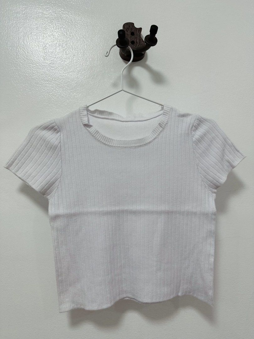 White Ribbed Shirt (Category: Shirts) located in Paranaque City. Submitted by kokoclosets (Listing ID 1460485284, Image 1). Description: Just used it for casual office/work days😊.