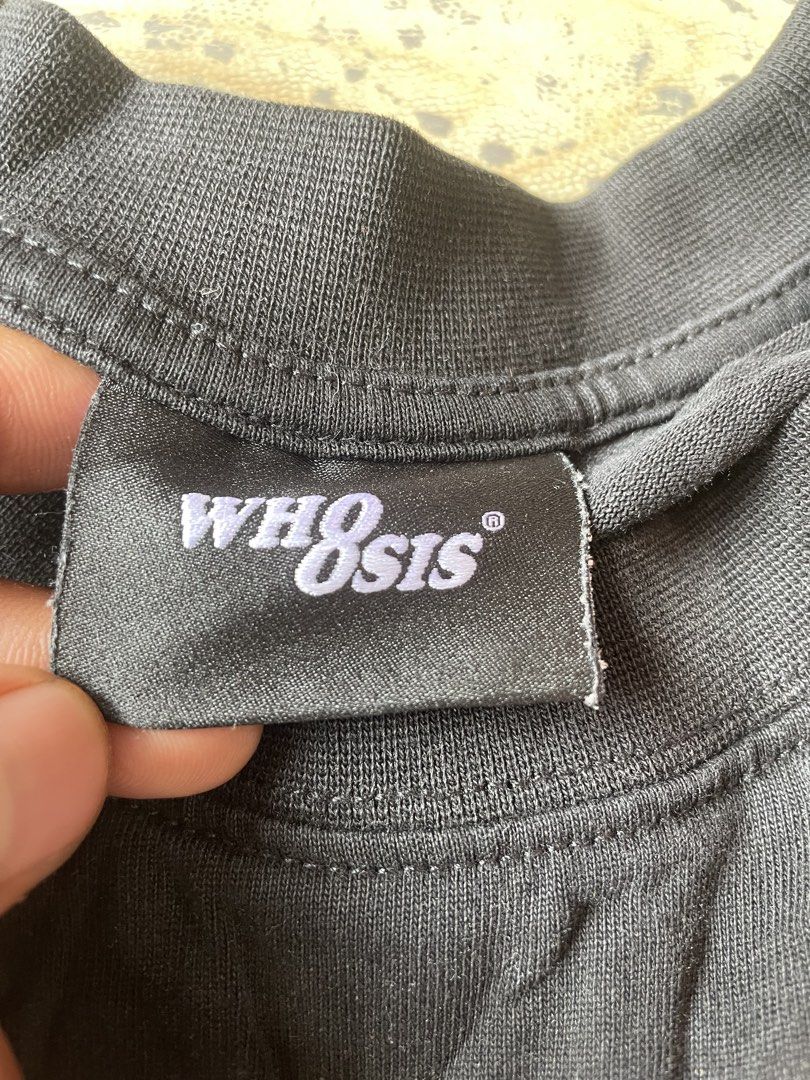 whosis y2k (Category: Activewear) located in Villanueva. Submitted by angelo.canthrift (Listing ID 1460445794, Image 3). Description: rare whosis y2k crewneck.