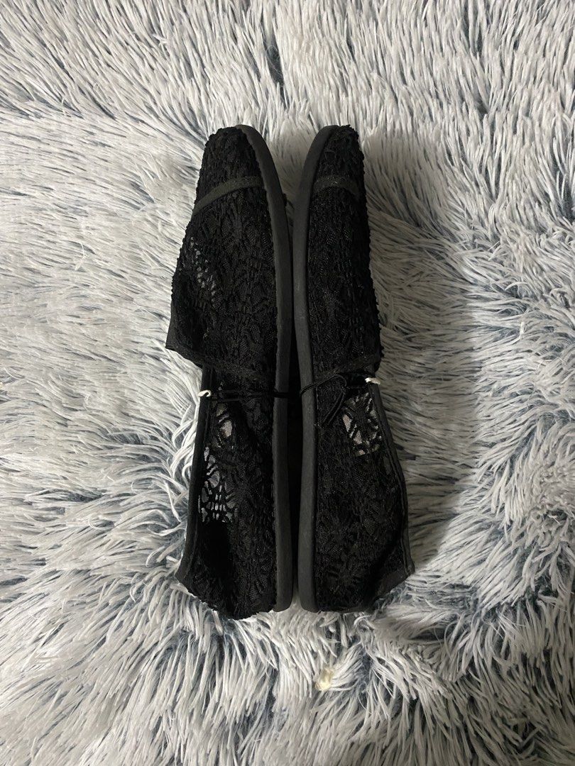 Womens Lace Flats (Category: Flats & Sandals) located in Mandaluyong City. Submitted by aiztyle (Listing ID 1460314887, Image 2). Description: Brand NEW Women’s Lace Flats Size 9/10 Measurement: 11” SALE Php300.00 only.
