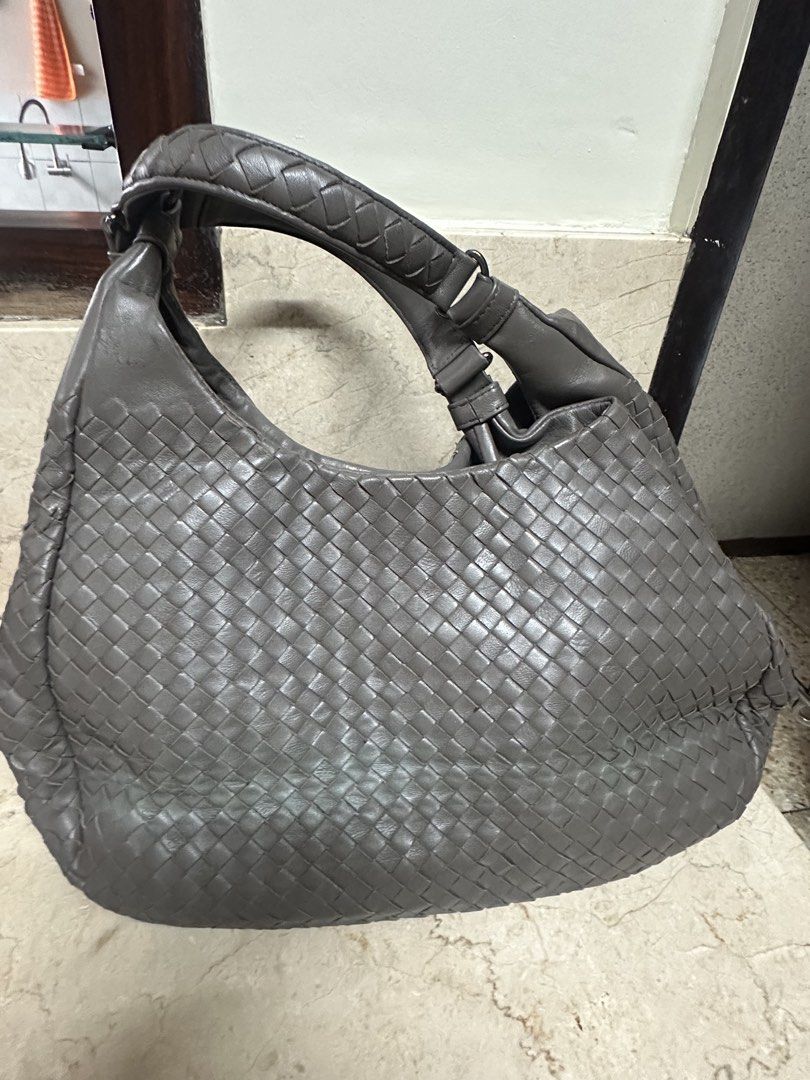 Woven Tote Bag (Category: Tote Bags) located in Quezon City. Submitted by rfteng (Listing ID 1460463732, Image 2). Description: .