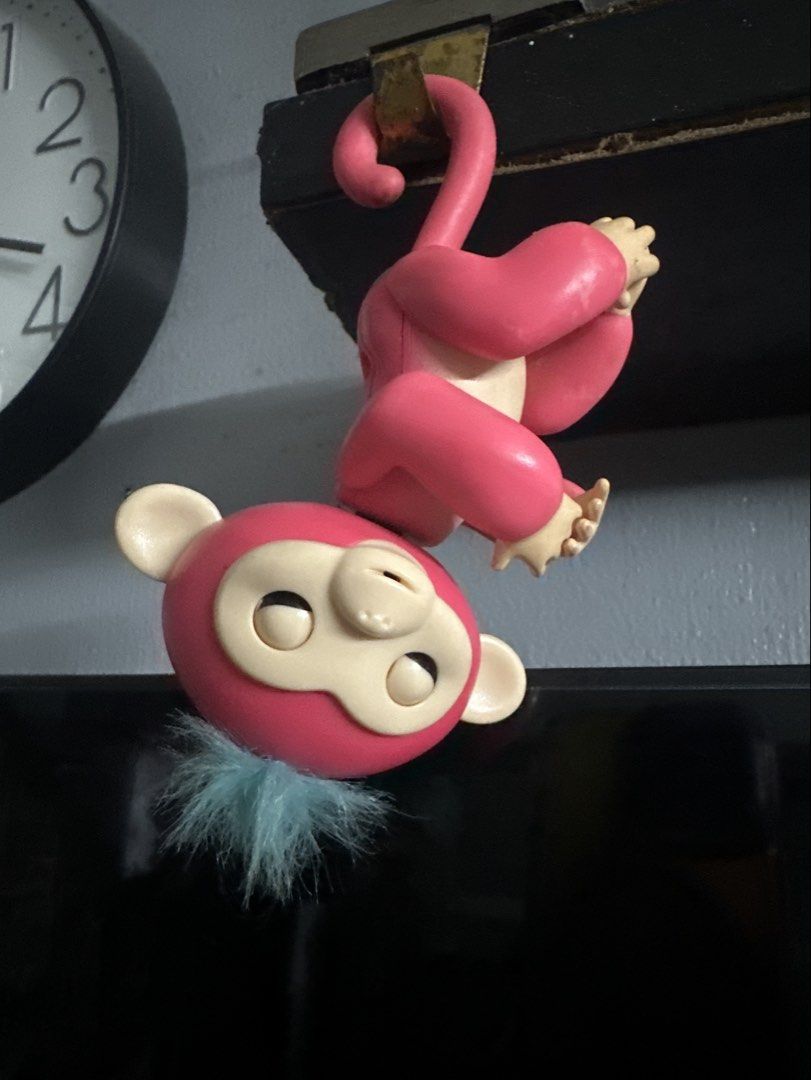 Wowwee fingerlings (Category: Infant Playtime) located in Guagua. Submitted by goodbuysathome (Listing ID 1284023535, Image 3). Description: From canada Works well New batteries Original Add sf 85 Gcash pyment.